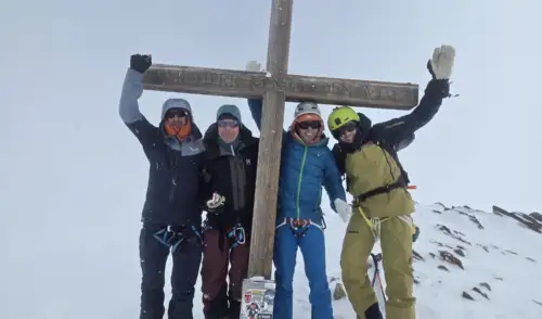 Artikelbild zu Artikel Zwischen Whiteout, Pulver und Hochtourenglück am Steingletscher